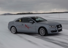 Audi e-tron quattro concept 2011 08